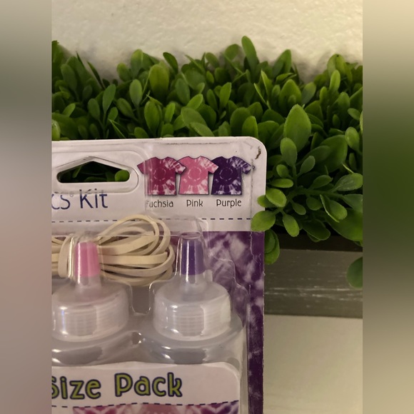 2 Create Basics Tie Dye, 18 Piece Trial Sets 3 Colors in Bottles SEALED PACKAGE - Picture 3 of 6